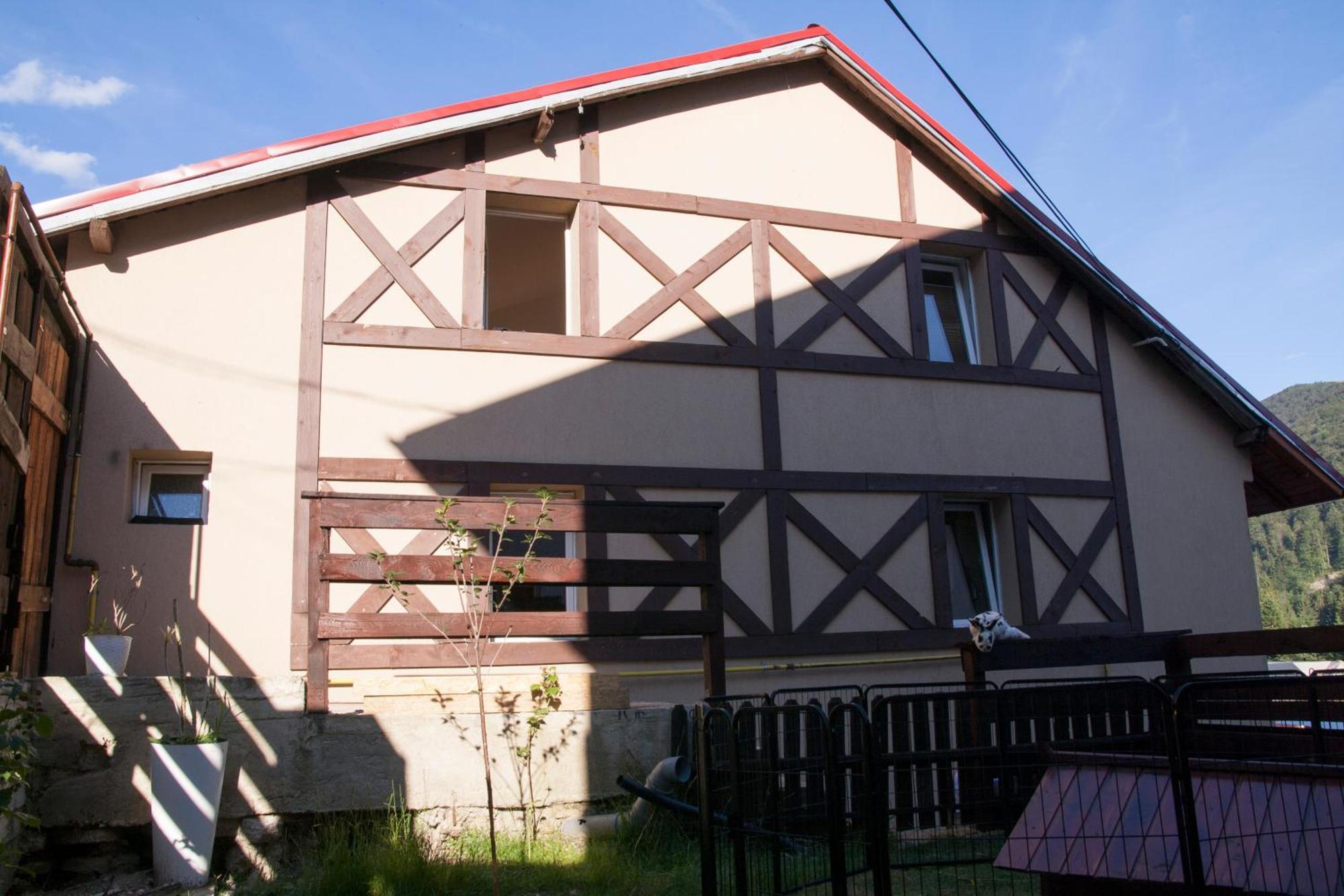 Doi Iepuri Apartment อาซูกา ภายนอก รูปภาพ